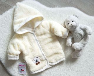 Na našem e-shopu najdete velký výběr těchto velmi oblíbených roztomilých zateplených kabátků🌬️🩷 • šijeme ve vel. 56-98 •...